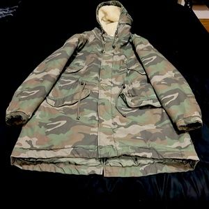 H&M Divided Green men parka jacket size large Camo Camouflage coat